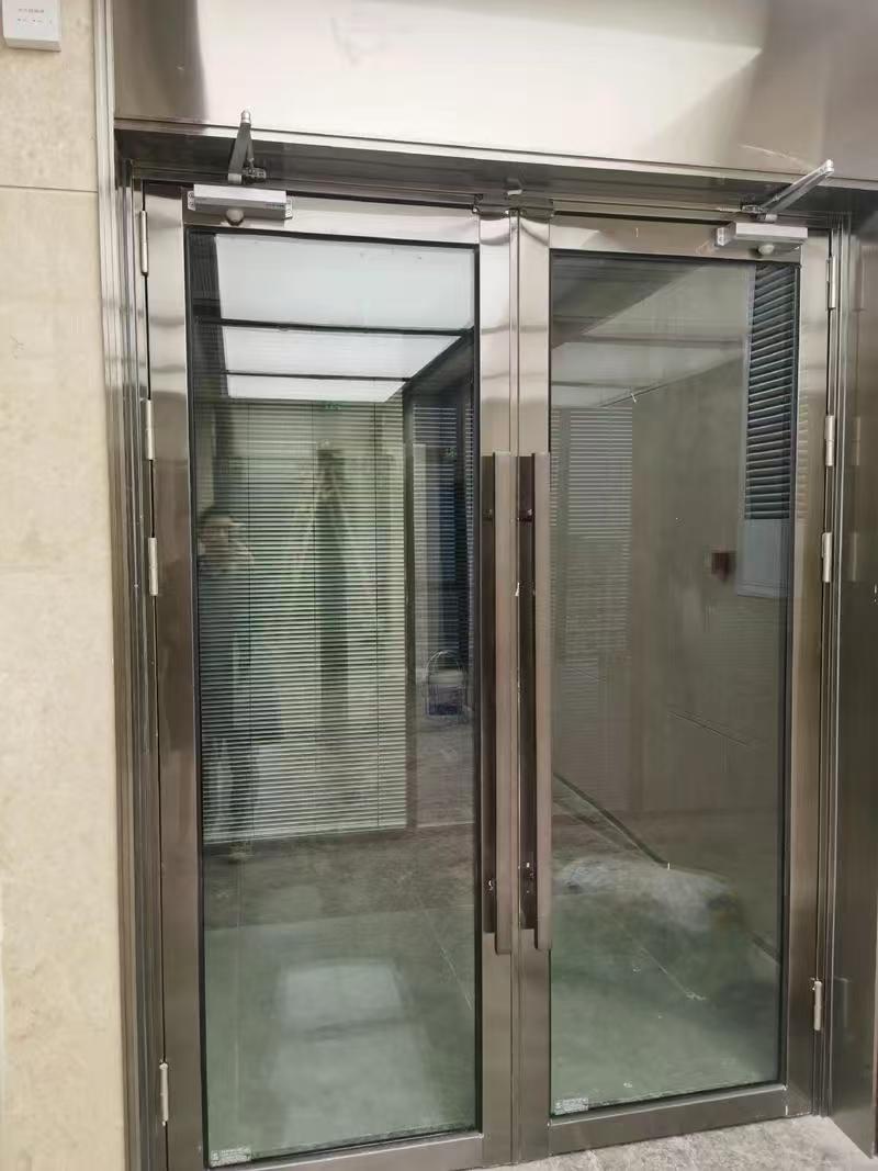 不銹鋼玻璃防火門